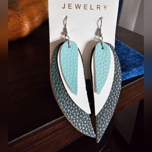 Boho Chic Triple Layered Faux Leather Earrings NWOT - Picture 6 of 6